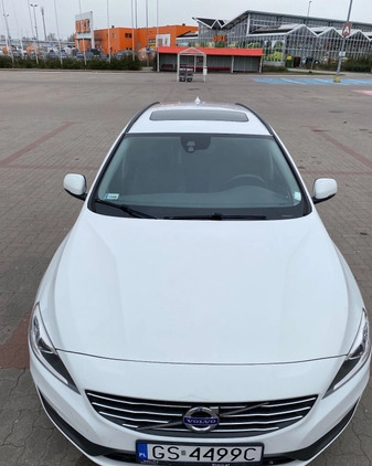 Volvo V60 cena 47500 przebieg: 208762, rok produkcji 2014 z Brzesko małe 211